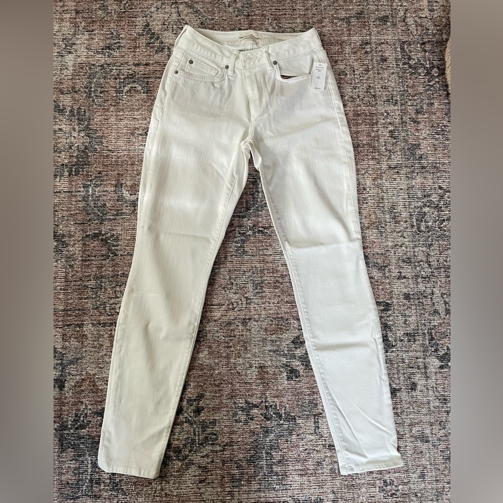 Gap Curvy True Skinny White Jeans (Size 27R)